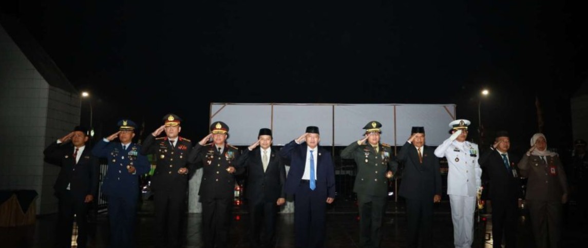 Supian HK Ikuti Renungan Suci di TMP Bumi Kencana, Teguhkan Komitmen Lanjutkan Perjuangan Pahlawan