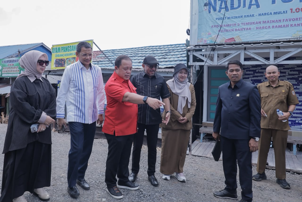Pastikan Kesiapan Penggunaan Jalan Veteran KM 5,5 Kelurahan Sungai Lulut, Komisi III DPRD Kalsel Tinjau Lokasi.
