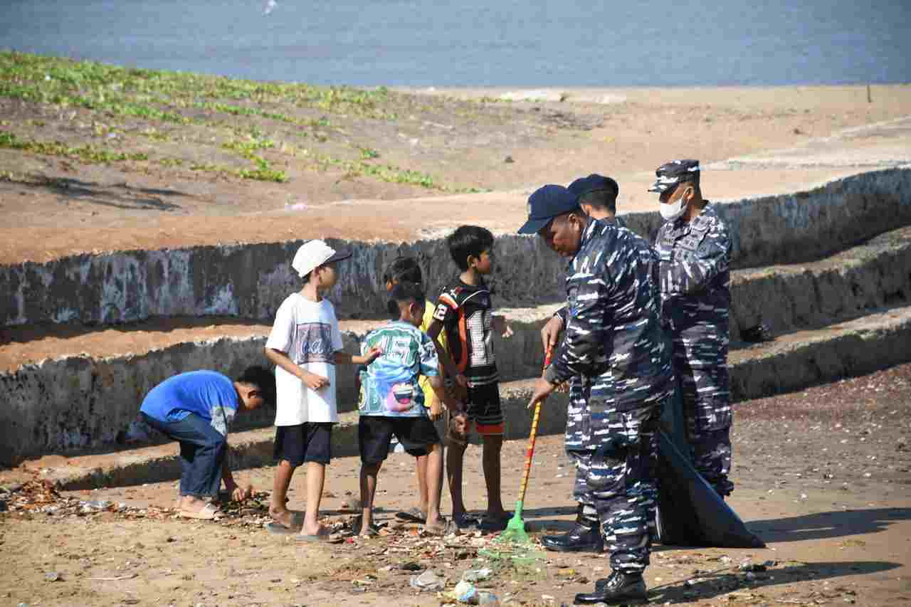 Lanal Banjarmasin Gelar Aksi Aku Cinta Laut di Pantai Tabanio Tanah Laut, Kegiatan Juga Dilaksanakan Serentak Diseluruh Jajaran Koarmada RI