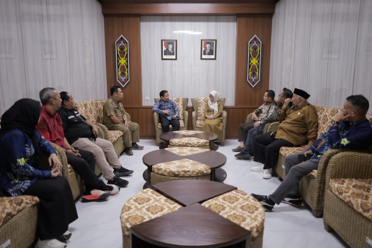 Perkuat Wawasan Ekonomi dan Keuangan  Komisi II DPRD Kalsel Kunker ke DPRD Kalteng