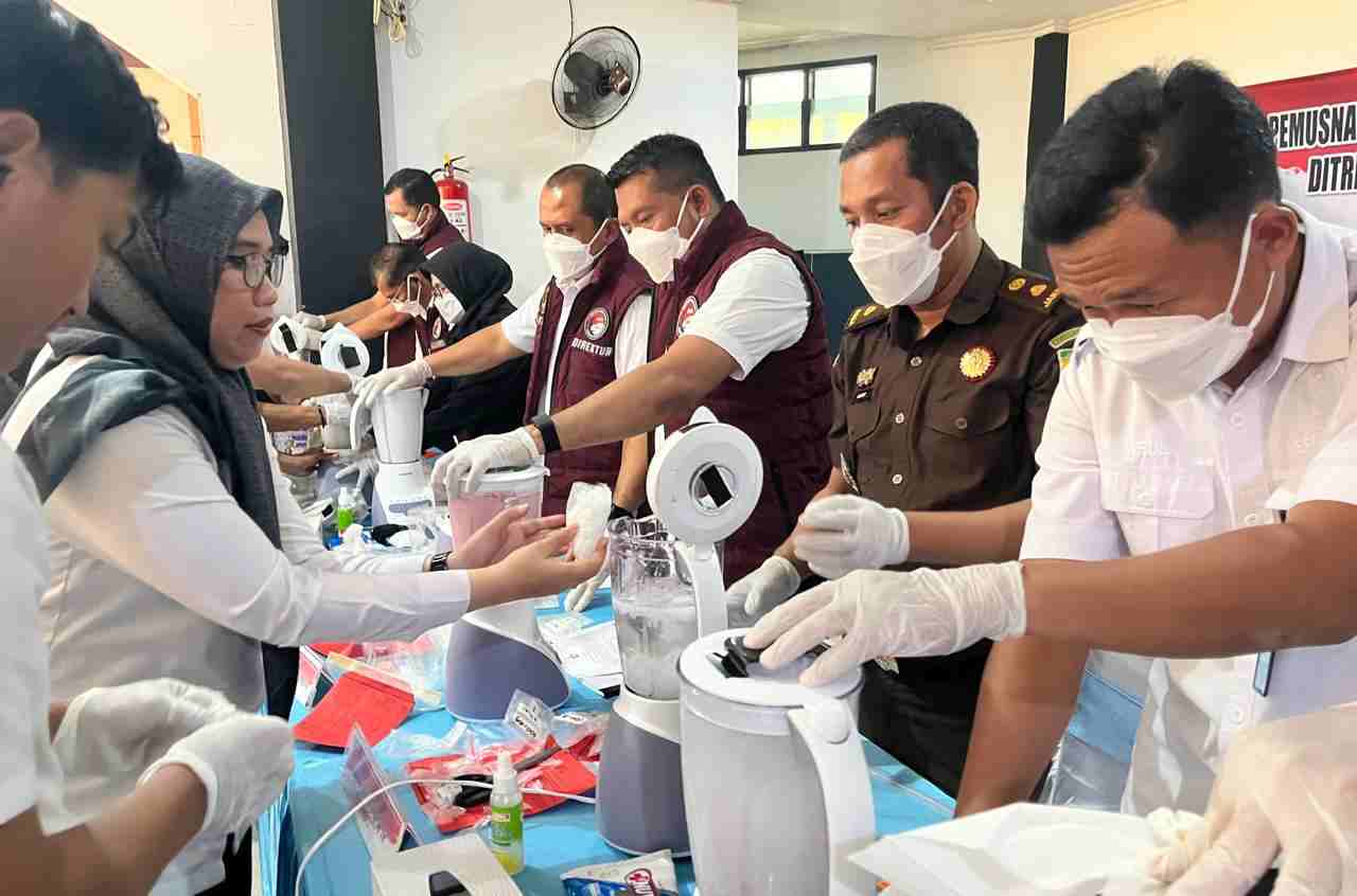 Ditresnarkoba Polda Kalsel Musnahkan 4,3 Kg Sabu dan Ribuan Ekstasi