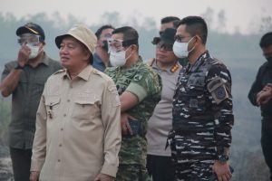 Gubernur Muhidin Uji Coba Surfaktan untuk Pemadaman Karhutla, Hasil Awal Masih Dievaluasi