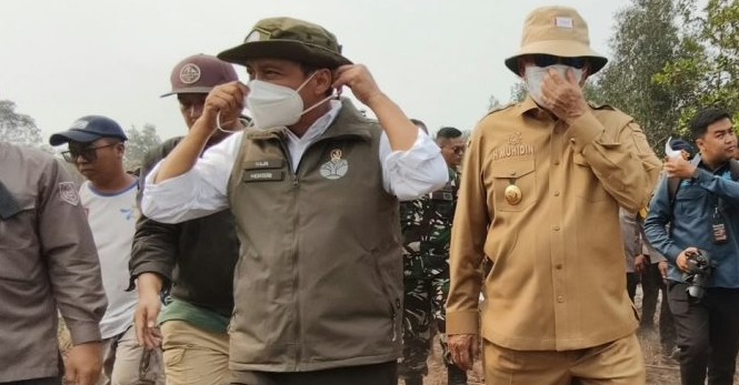 Tinjau Karhutla Liang Anggang, Menhut Minta Kalsel Tetap Waspada