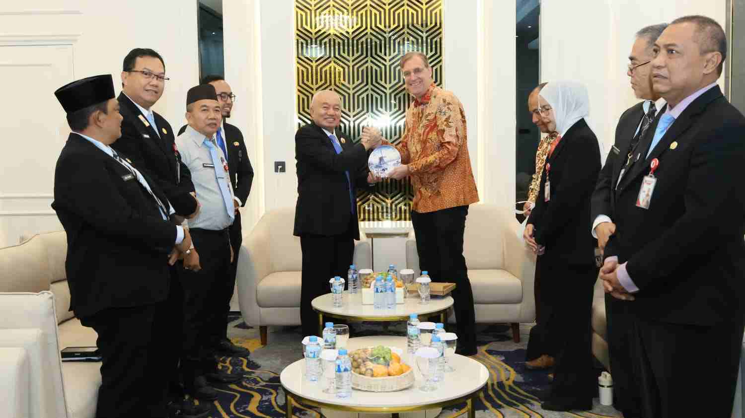 Gubernur Kalsel H Muhidin Terima Kunjungan Kedutaan Besar Belanda, Pemprov Siapkan Surat Permohonan Pengembalian Benda Bersejarah