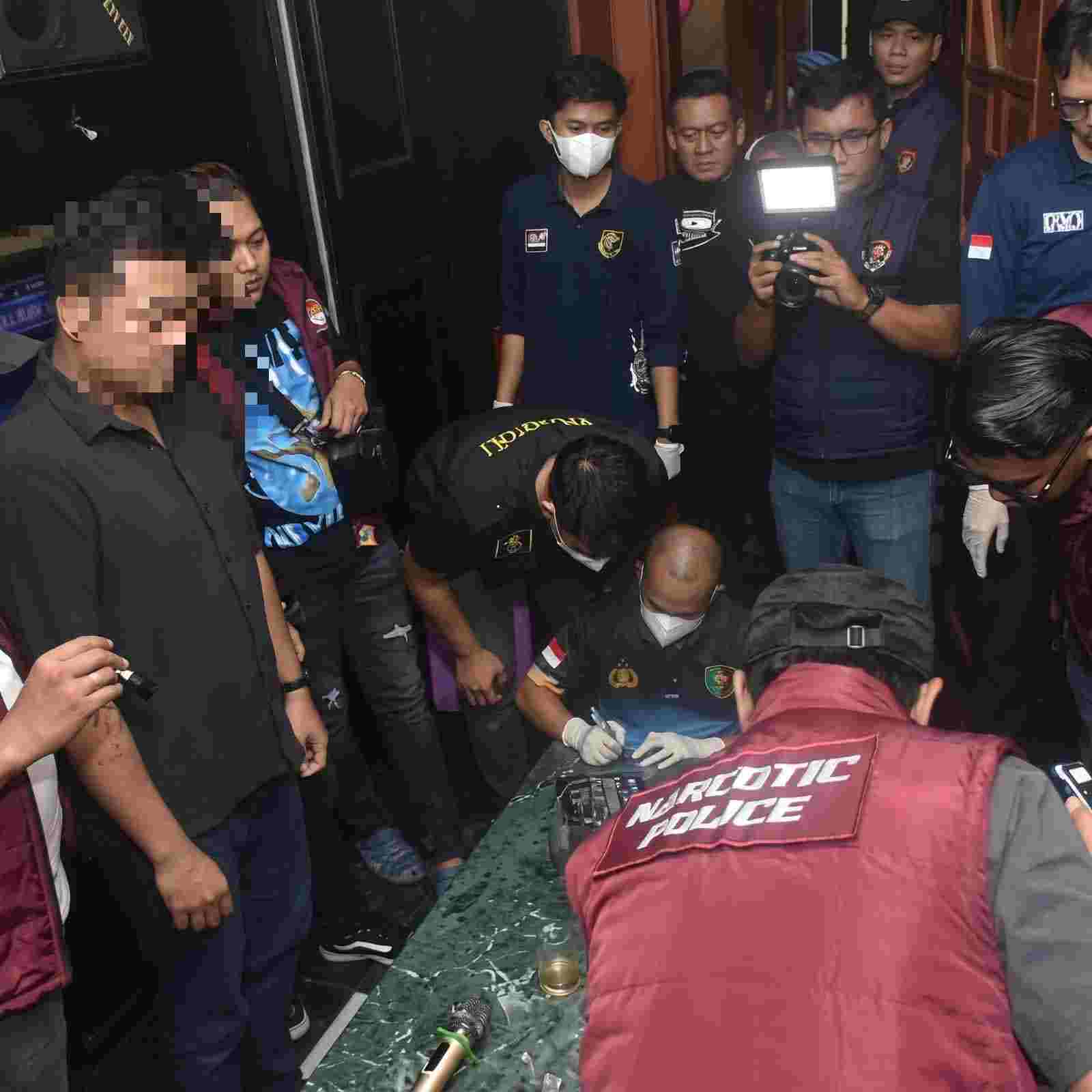 Razia Narkoba, Tim Gabungan Ditresnarkoba Polda Kalsel Tangkap Pemuda Bawa 3,5 Butir Ekstasi di Hotel Aria Barito